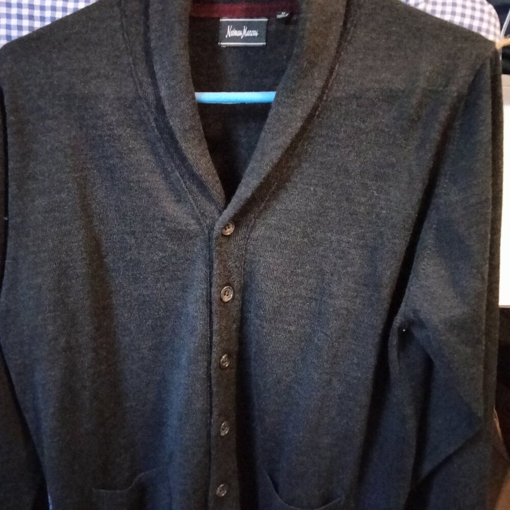 Neiman Marcus Men's Merino wool/Acrylic shawl collar cardigan Size Medium
